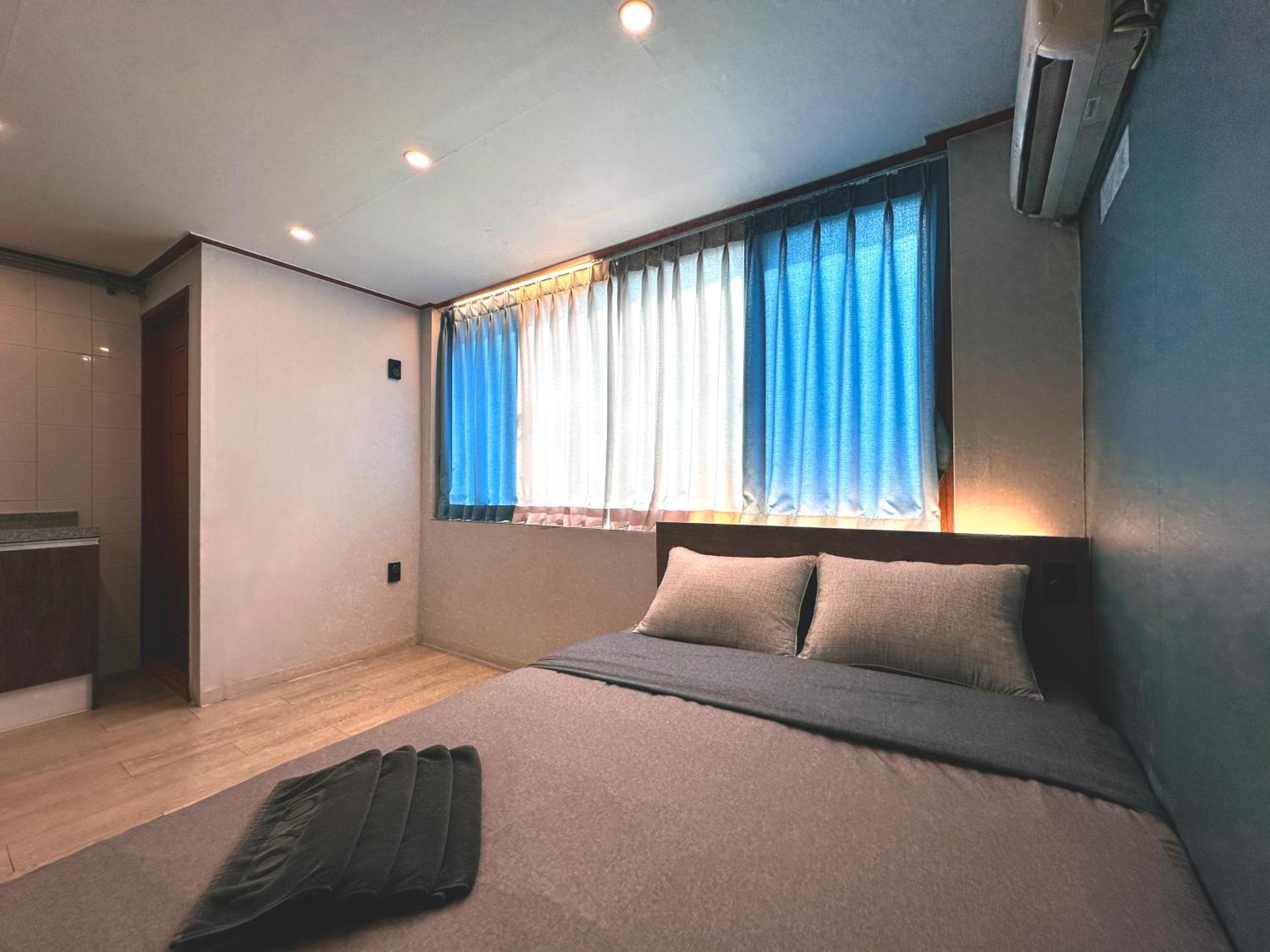 Oyo Rooftop Hostel Seoul Exterior photo
